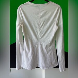 Lululemon long sleeve size 6
